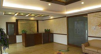 Sapphire Hotel Lonavala Ngoại thất bức ảnh