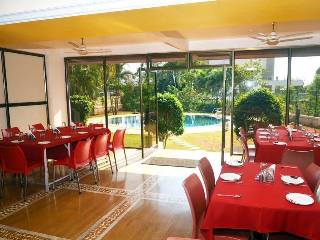 Sapphire Hotel Lonavala Ngoại thất bức ảnh